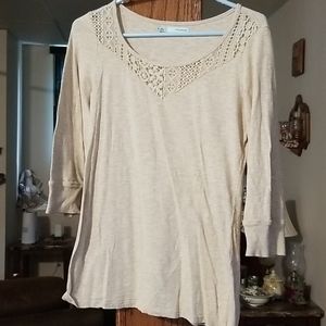Maurices 3/4 length top - oatmeal